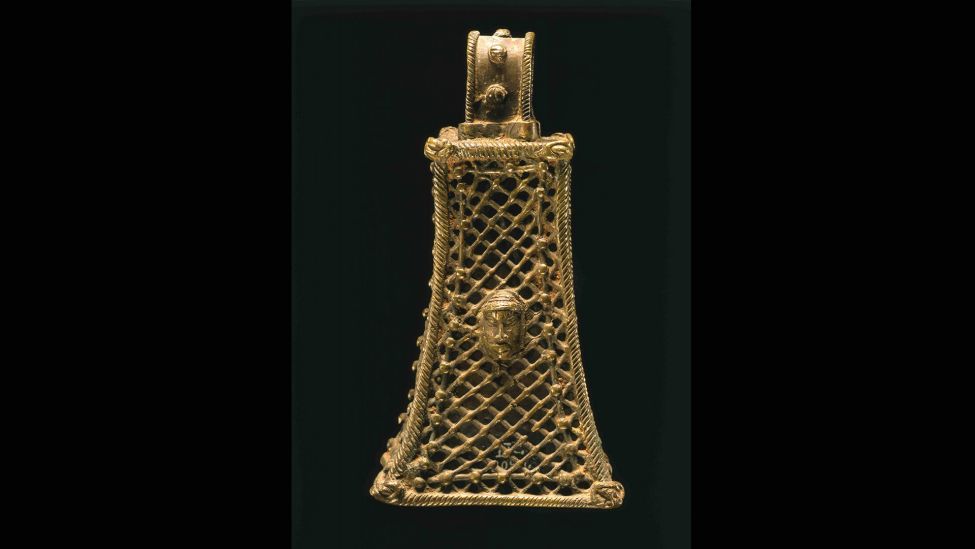 Durchbrochen gearbeitete Glocke mit menschlichem Kopf (Quelle: © Staatliche Museen zu Berlin, Ethnologisches Museum / Martin Franken)
