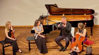 Matthias Pintscher und das Boulanger Trio waren zu Gast in der Villa Elisabeth (Quelle: rbb/Hans Ackermann)