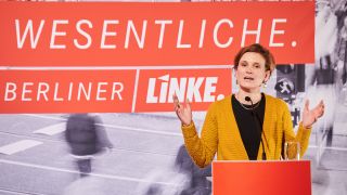 Katja Kipping (Die Linke), Berlins Senatorin für Integration, Arbeit und Soziales, spricht am 13.01.2023 im Festsaal Kreuzberg beim Kleinen Parteitag der Partei "Die Linke". (Quelle: dpa/Annette Riedl)