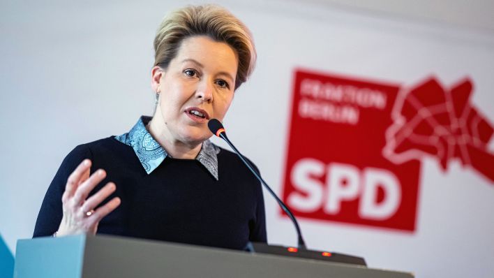 Franziska Giffey (SPD), Regierende Bürgermeisterin von Berlin, spricht während der Klausurtagung der SPD-Fraktion des Berliner Abgeordnetenhauses. (Foto: Fabian Sommer/dpa)