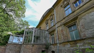 Archivbild: Das Gebäude des Schlossgutes Finowfurt, der künftigen Natur-Kultur-Herberge. (Quelle: dpa/P. Pleul)