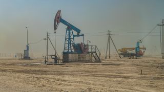 Ölförderung am 02.04.2022 in Novy Uzen, Mangystau, Kasachstan. (Quelle: imago images/Michael Runkel)