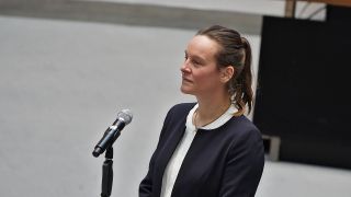 Die Senatorin für Justiz, Vielfalt und Antidiskriminierung, Lena Kreck (Linke), im Berliner Abgeordnetenhaus. (Quelle: imago-images/Bernd Elmenthaler)