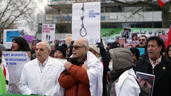 Demo gegen iranische Mullahs. (Foto: rbb)