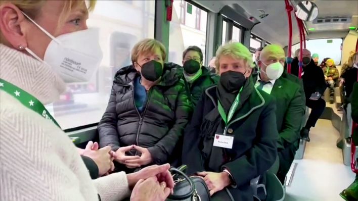 Templin feiert 25 Jahre fahrscheinlosen Busverkehr mit Altkanzlerin Merkel (Quelle: rbb)