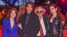 Philippe Garell mit Esther, Louis und Lena Garrel bei der Premiere von "Plought", der auf der Berlinale 2023 läuft. (Quelle: dpa/Invision/Joel C Ryan)