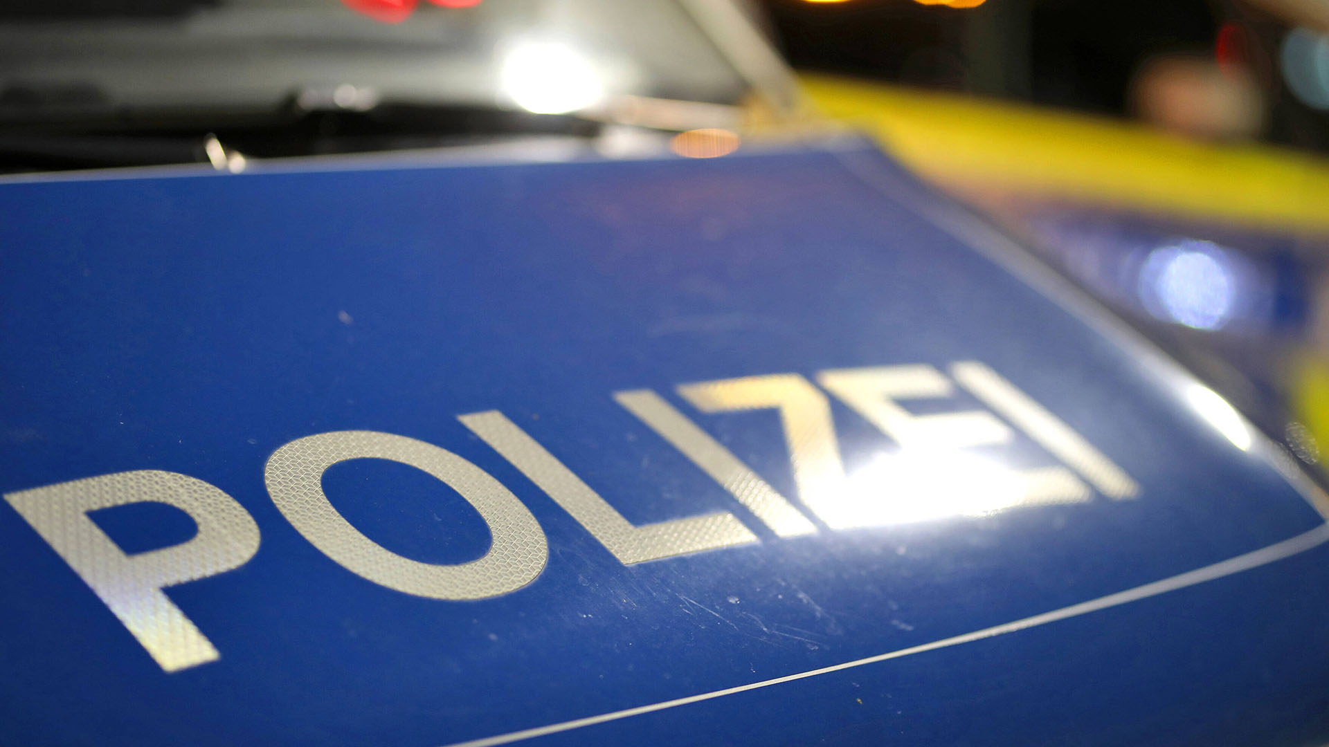 Fahrzeuge der Polizei (Quelle: imago-images/Maximilian Koch)