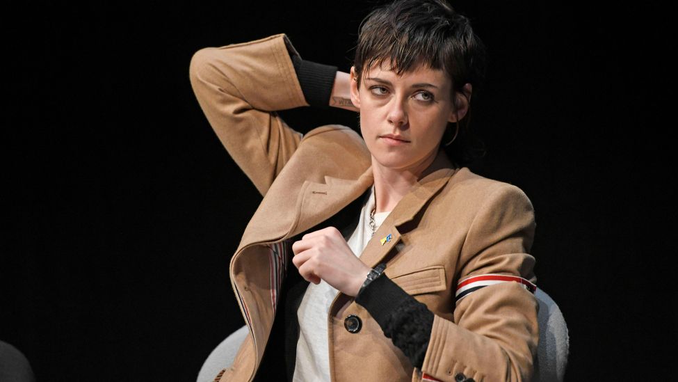 Kristen Stewart bei einem Podiumsgespräch beim Berlinale Talent Campus auf der Berlinale 2022 / 73. Internationale Filmfestspiele Berlin im HAU 1. Berlin. (Quelle: imago images/C. Niehaus)