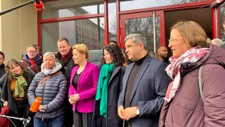 Politiker:innen der SPD,Grünen und Linken vor Sondierungsgesprächen.(Quelle:rbb/Ute Schumacher)