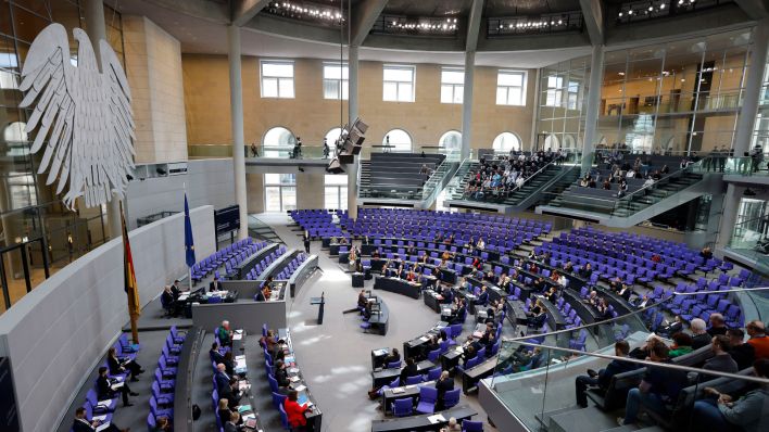 Plenarsaal des Deutschen Bundestages (Quelle: Geisler Fotopress)