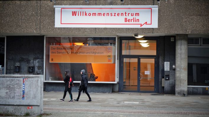 Archivbild: Das Willkommenszentrum in Berlin am 28.12.2017. (Quelle: Imago Images/Stefan Zeitz)