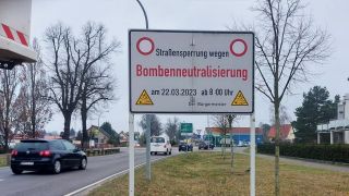 Straßenschild: Blindgänger in Oranienburg soll am 22.3.23 entschärft werden. (Quelle: rbb)