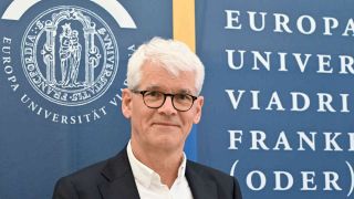 Eduard Mühle, aufgenommen auf der Pressekonferenz zu seinem Amtsantritt als neuer Präsident der Europa-Universität Viadrina Frankfurt (Oder). Er hatte sein Amt zum 1. April offiziell angetreten. (Foto: dpa)