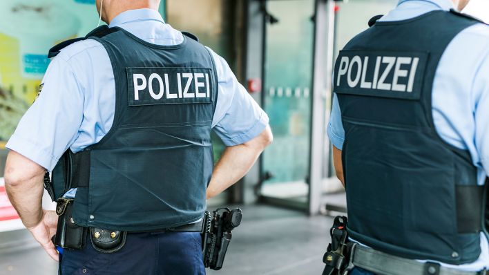 Polizeibeamten der Bundespolizei am Hauptbahnhof Berlin (Quelle: dpa/Michael Gottschalk)