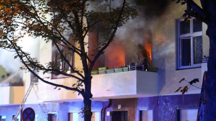 Großbrand in zwei Wohnungen in der Augsburger Straße in Berlin-Wilmersdorf (Bild: Morris Pudwell)