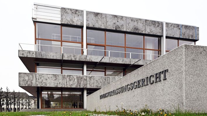 Außenaufnahme des Bundesverfassungsgerichts in Karlsruhe (Quelle: dpa/Uli Deck)
