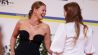 Die Schauspielerinnen Jessica Schwarz (r) und Pheline Roggan kommen am 12.05.2023 zur Verleihung des Deutschen Filmpreises. (Quelle: dpa-Bildfunk/Gerald Matzka)