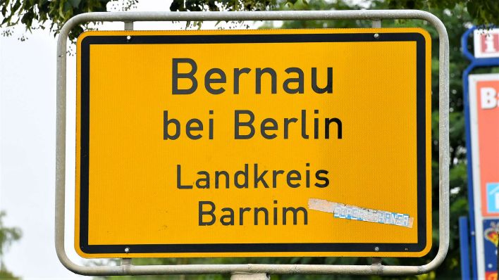 Das Ortseingangsschild von Bernau. (Foto: dpa)
