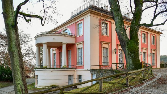 Symbolbild: Das Schloss in der Stadt Bad Freienwalde im Landkreis Märkisch-Oderland am 24.11.2016 (Quelle: dpa/Patrick Pleul)