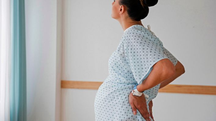 Symbolbild:Eine schwangere Frau im Krankenhaus.(Quelle:dpa/J.Grill)
