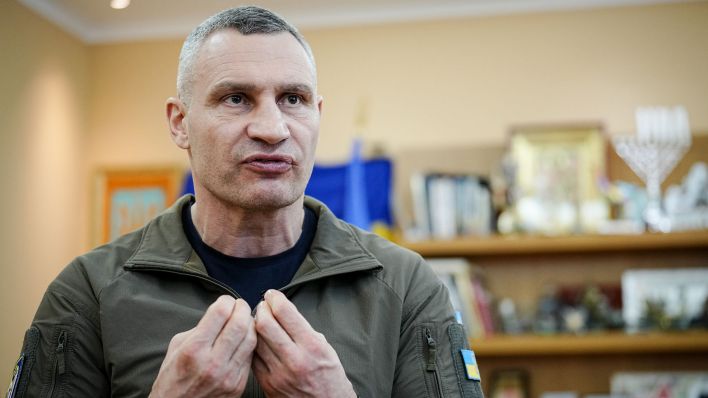 Vitali Klitschko, Bürgermeister von Kiew, in seinem Büro im Rataus der ukrainischen Hauptstadt. (Quelle: dpa/Kay Nietfeld)