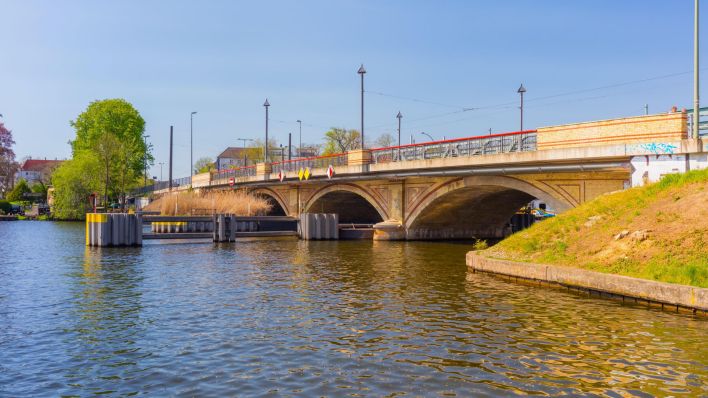 Die lange Brücke in Berlin-Köpenick. (Quelle: dpa/Zoonar | Maurice Tricatelle)