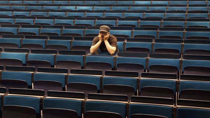 Student in einem Hörsaal (Bild: imago images/Caspar Benson)