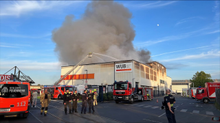 Lagerhallenbrand in Neukölln am 31.5.23 (Bild: rbb/Philipp Höppner)