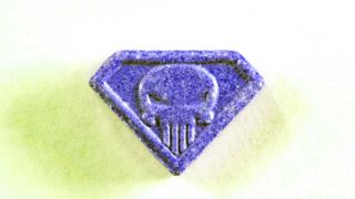 Archiv: Eine Ecstasy-Pille "Blue Punisher". (Foto: dpa)