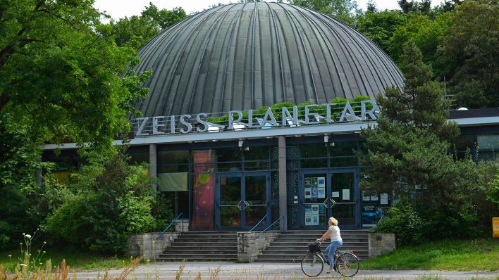 Symbolbild::Zeiss-Planetarium in Berlin-Steglitz.(Quelle:picture alliance/imageBROKER/Schoening)