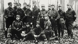 Archivbild:Gruppenbild der Köpenicker, Friedrichshagener und Karlshorster SA-Männer vom Sturm 37 im Jahr 1929.(Quelle:akg-images)