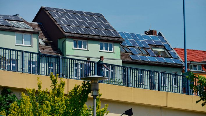 Symbolbild: Solardach an der Frankfurter Allee, in Berlin Lichtenberg. (Quelle: dpa/Schoening)
