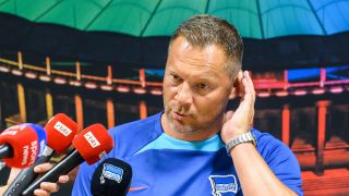 Hertha-Trainer Pal Dardai bei der Medienrunde zum Trainingsauftakt (imago images/Eibner)