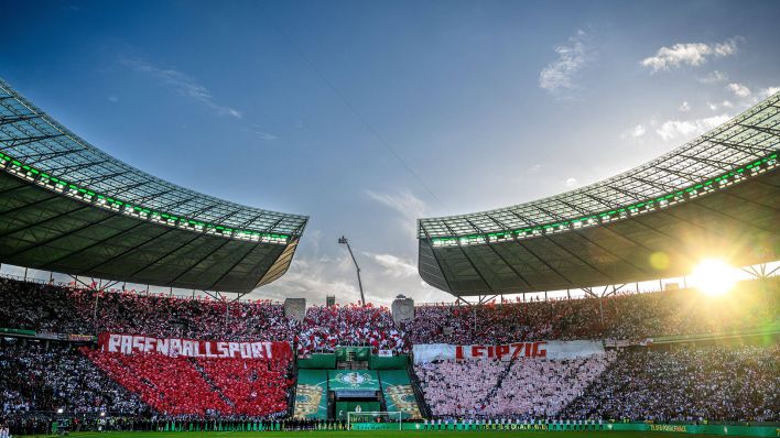 Die Leipzig-Fankurve beim DFB-Pokalfinale 2022 (imago images/motivio)