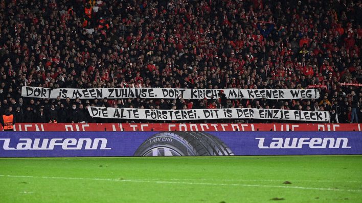 Banner von Union-Fans (imago images/Matthias Koch)