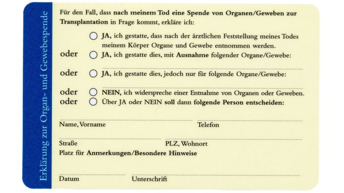 Archivbild: Rückseite von einem Organspendeausweis der Bundesrepublik Deutschland nach Paragraf 2 des Transplantationsgesetzes, Deutsche Stiftung Organtransplatation. (Quelle: imago images)
