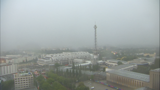 Ein Gewitter zieht über den Berliner Funkturm (Quelle: rbb)