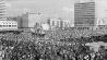 Blick auf den Alexanderplatz. Vom 28. Juli bis zum 5. August 1973 fanden in Ost-Berlin (DDR) die X. Weltfestspiele der Jugend und Studenten statt. (Quelle: dpa/Bratke)
