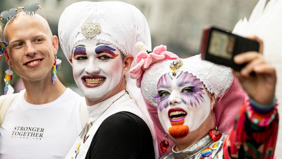 Highlights vom Christopher Street Day in Berlin am 22.07.2023 (Quelle: dpa/Fabian Sommer)