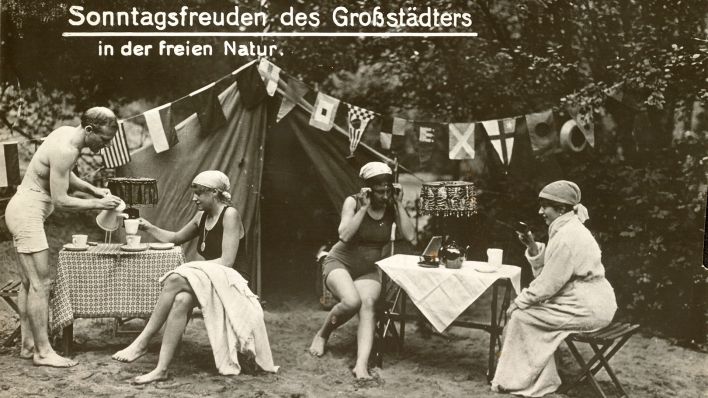 Archivbild:"Sonntagsfreuden des Grossstaedters in der freien Natur". Camping am Ufer des Wannsees. Foto, um 1923.(Quelle:picture alliance/akg-images)