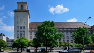 Das Rathaus in Berlin-Tempelhof. (Quelle: Schoening Berlin/dpa)