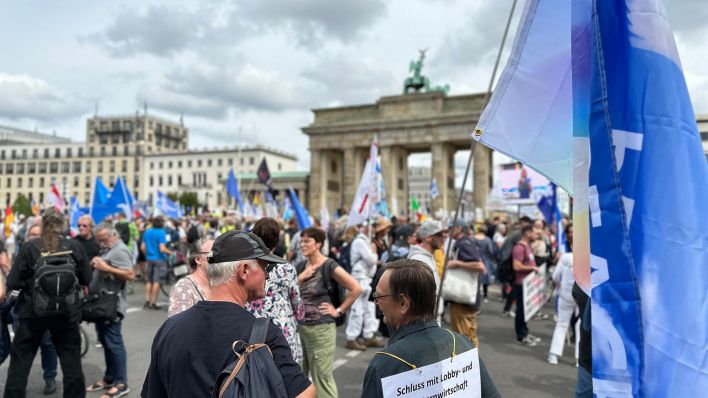 Demo in Berlin Mitte (Quelle: rbb/Raphael Knop)