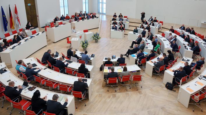 Archivbild: Ulrike Liedtke, Präsidentin des Landtages, spricht am 20.05.2023 während einer Feierstunde im Brandenburger Landtag zur Gründung des Staates Israel.