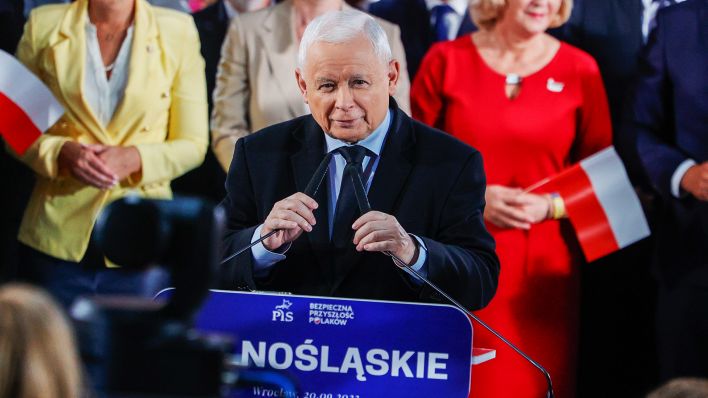 Jarosław Kaczyński am 20.09.2023 in Breslau (Quelle: dpa/Krzysztof Zatycki)