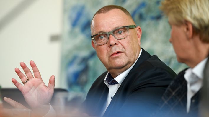 Archivbild: Michael Stübgen (CDU), Innenminister Brandenburg. (Quelle: dpa/J. Kalaene)