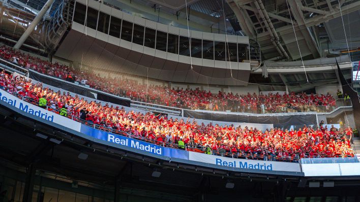 Union-Fans im Oberrang in Madrid (Bild: Imago Images/ABACAPRESS)