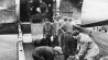 Archivbild: ; Entladen v.Kohlen Berliner Blockade, 24. Juni 1948 - 12. Mai 1949. (Quelle: dpa/akg-images)