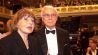 Archivbild: Preistraeger Vicco von Bülow und Ehefrau Rose-Marie von Bülow bei der Verleihung der Goldenen Kamera 2003 im Schauspielhaus Berlin. (Quelle: dpa/Oertwig)