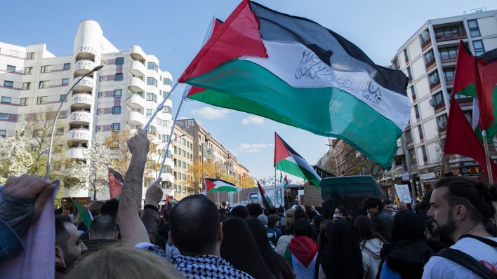 Archivbild: Pro-Palästina-Demo in Berlin Kreuzberg. (Quelle: dpa/M. Kuenne)
