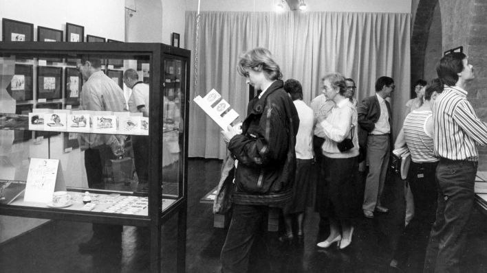 Archivbild:Besucher der Loriot-Ausstellung im Mai 1985 im Dom seiner Heimatstadt Brandenburg (DDR).(Quelle:picture alliance/Zentralbild)